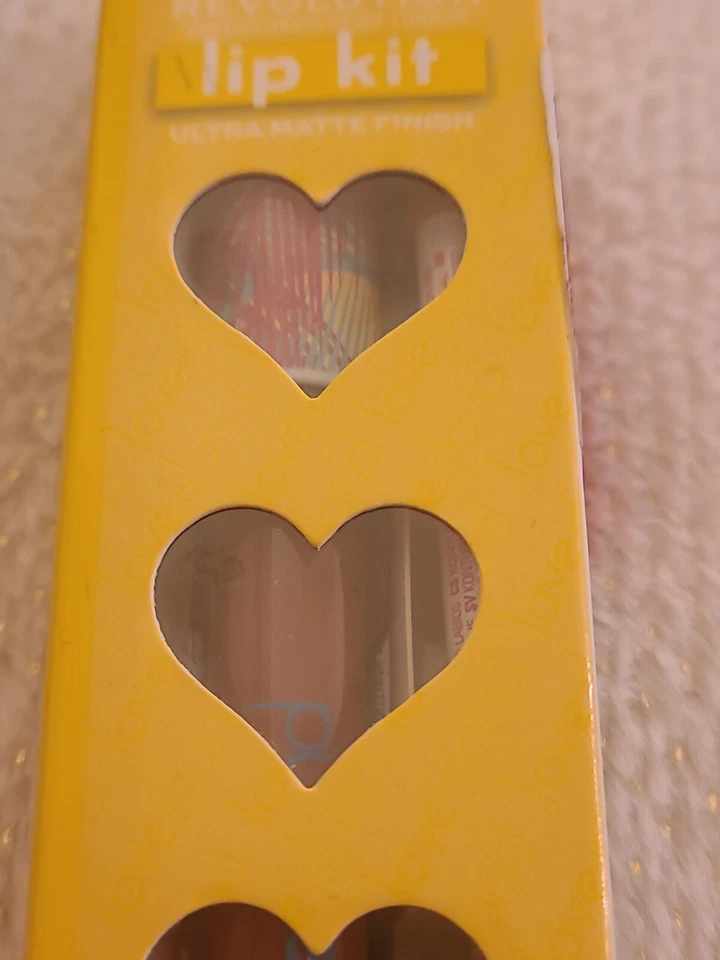 Makeup Revolution x Love Island 2PC Liquid Lipstick & Lip Pencil Vibing New! - Image 2 of 4