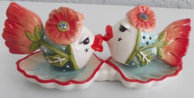 NIB BLUE SKY KISSING FISH SALT & PEPPER SET WITH TRAY HOLDER