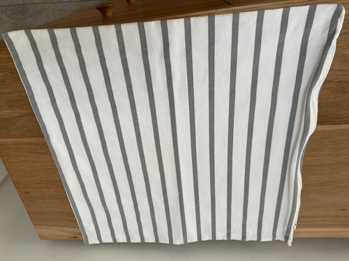 Copricuscino H&M grigio a righe bianche 50 x 50 cm - Foto 2 di 4