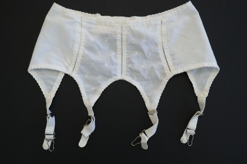 Vintage 1960s White Garter Belt - Size 24 Cotton Blend XS  2