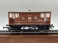 OO Hornby R107 LMS 20 Ton Brakevan W/Tail light - (GOOD)