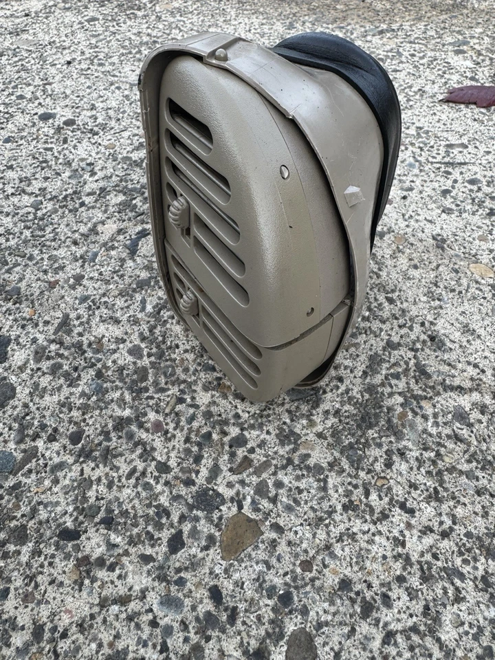 Ventilación de aire central para tablero de camioneta Chevy Tahoe Silverado 95-99 OEM bronceado Foto 4 de 4