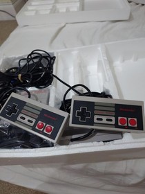 Nintendo NES Version Super Set Console 3 Controllers 1 Game Boxed Tested Working