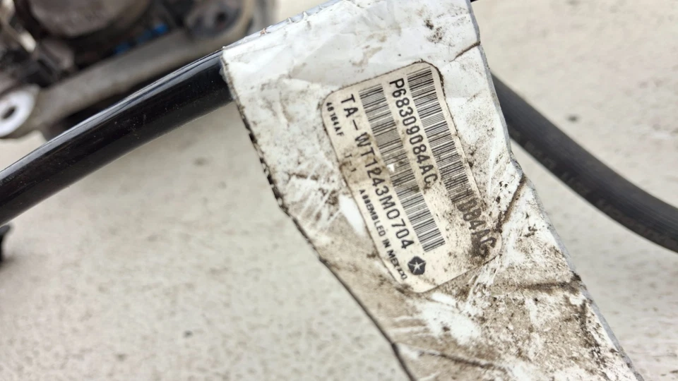 Jeep Compass 2017-2024 pinza de freno trasera derecha lado pasajero OEM Foto 2 de 4