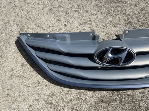 USED Genuine OEM Grille Assembly for 2011-2013 Hyundai Sonata 86350-3S000 - Picture 2 of 8