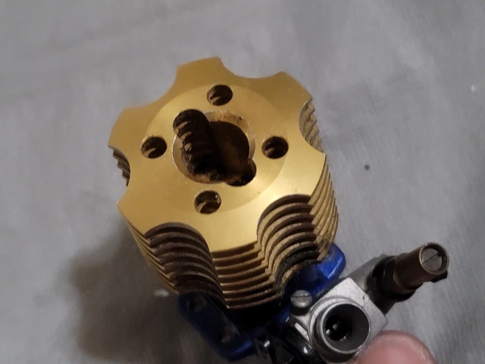 VINTAGE OS MAX 15CV-X HYPER GOLD USED HAS COMPRESSION NICE CONDITIONS RARE !!!! - Image 2 of 4