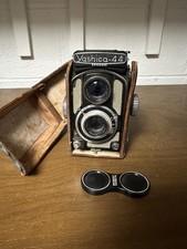 Yashica 44 TLR Camera Yashinon 60mm f/3.5 w/Leather Case  Lens Cover Untested