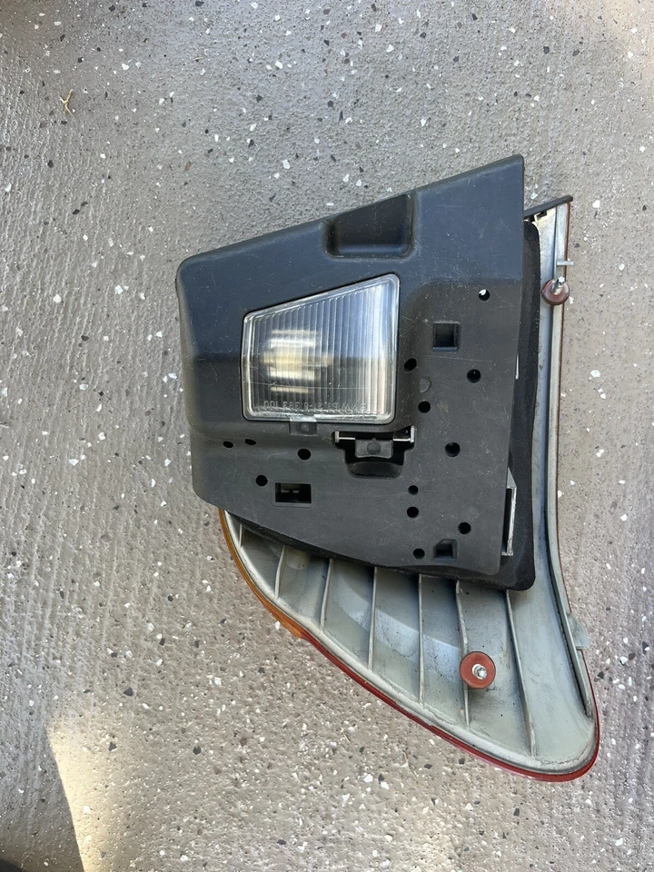 Conjunto de luces traseras izquierda y derecha BMW 323i E46 2000 piezas de automóvil OEM Foto 2 de 4