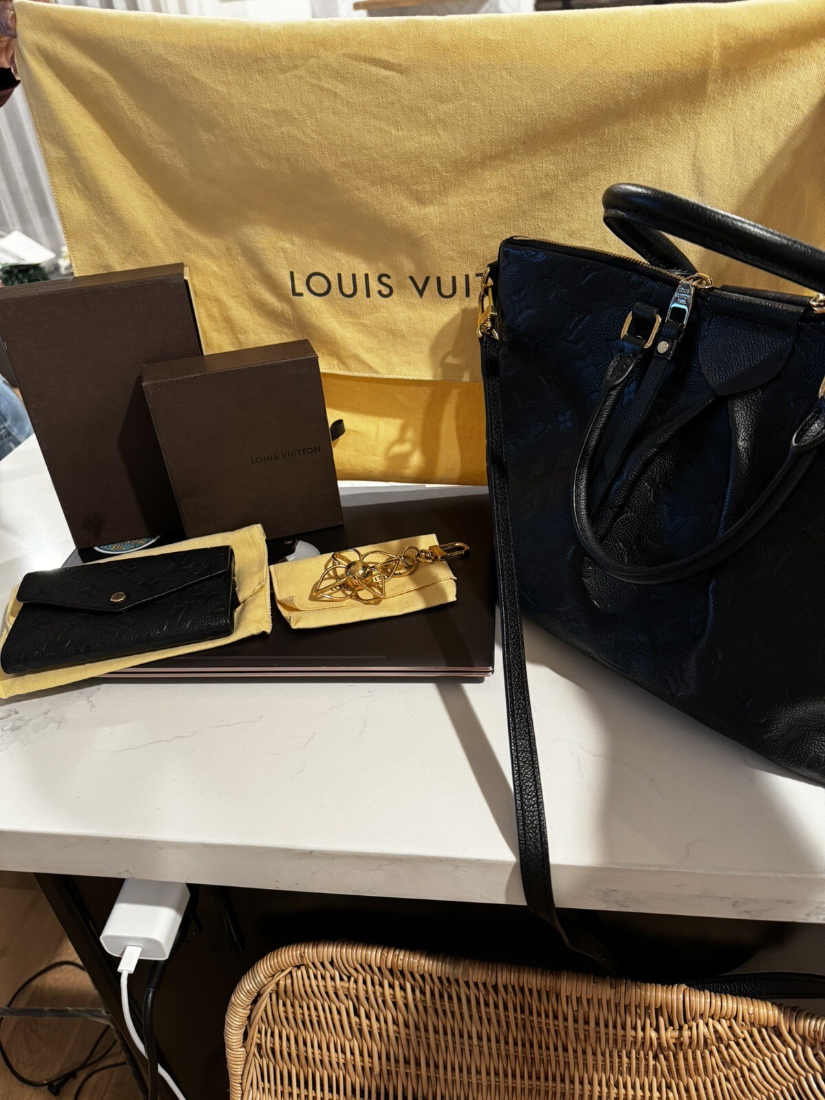 louis vuittons handbags authentic used black leather Matching Wallet , Keychain eBay