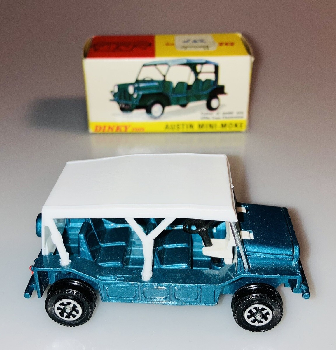 Vintage Dinky Toy 342 Austin Mini-Moke jeep white roof & dashboard
