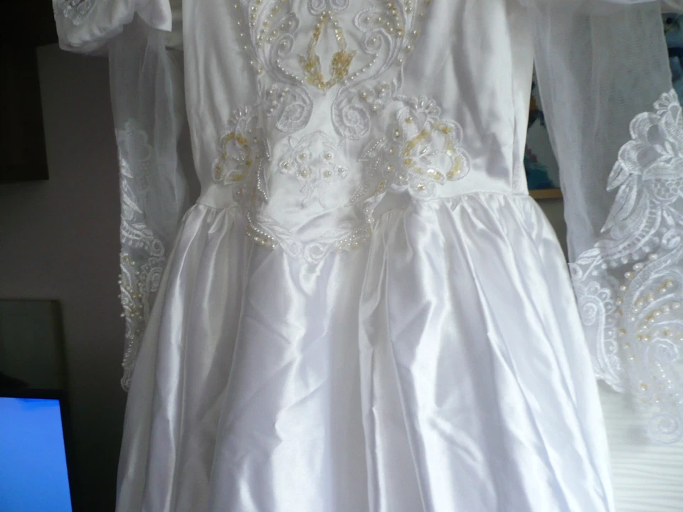 Sehr schönes weißes Brautkleid lang mit Spitze u. Perlen/Pailetten Gr. 36/38 - Bild 3 von 4