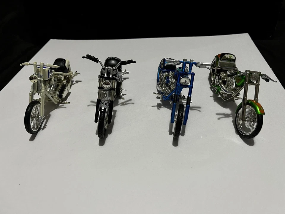 4 Jesse James West Coast Choppers 1:18 Adult owned 1/18 scale  - Image 3 of 4