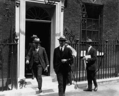 Irish nationalist and Eamon de Valera in London OLD PHOTO