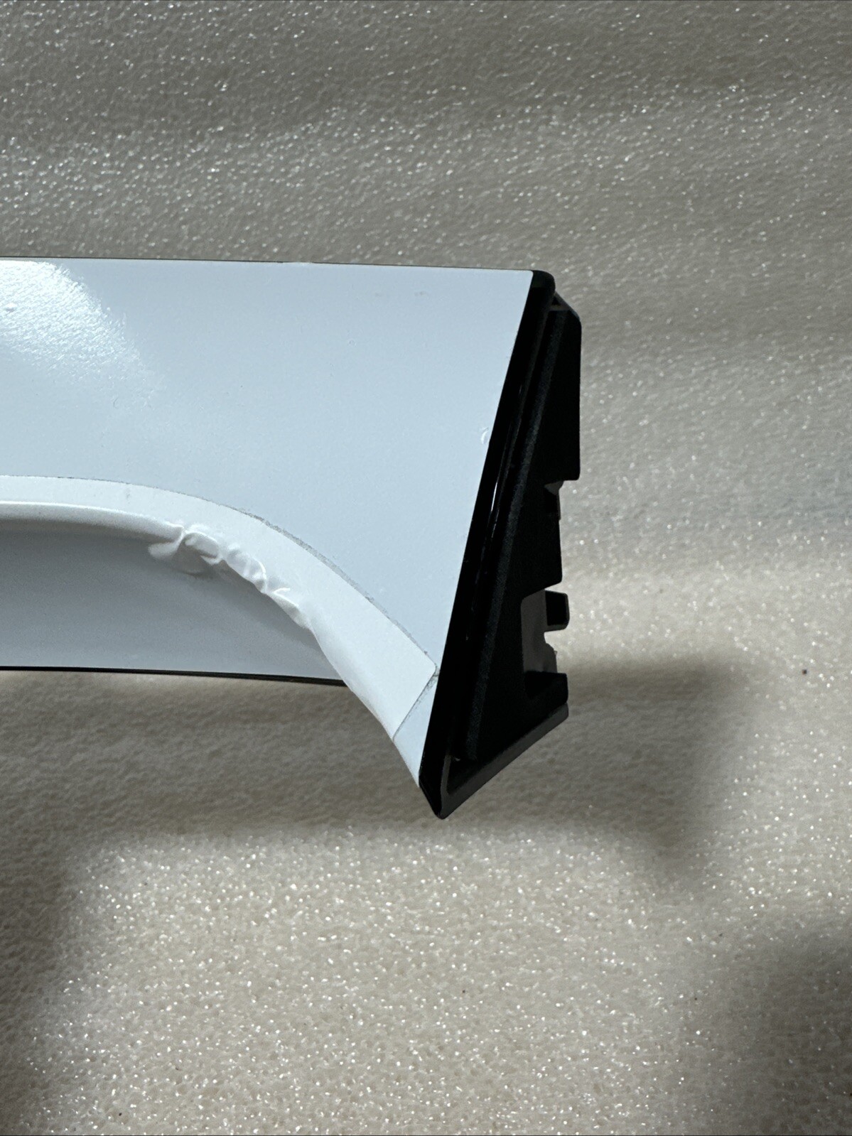 BENTLEY BENTAYGA TAILGATE LIFTGATE LEFT SIDE APPLIQUE MOLDING OEM 2017 - 2020