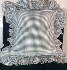 Vtg Set of Red, Green and Ivory Large Ruffled Pillow Shams Set of 2, 24 x 24