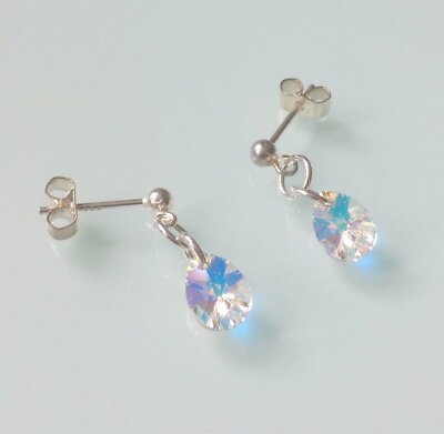 Brandneu Sterlingsilber & Swarovski Kristall Ab Mini Birnentropfen Ohrstecker 