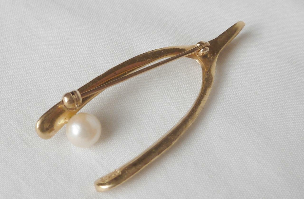 Vintage 14K Gold Lucky Wishbone Akoya Pearl Pin FJG Fine Jewelers Guild