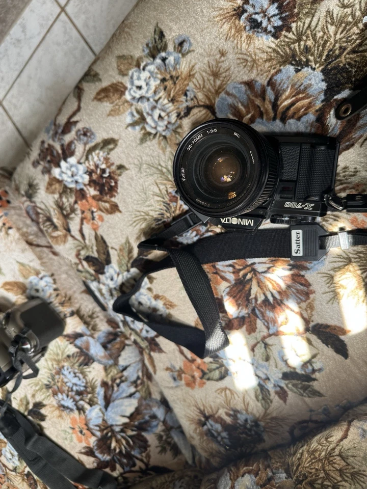 Old Cameras and Lens to go with them - Image 3 of 4