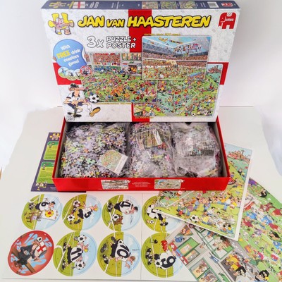 JAN VAN HAASTEREN Stichsäge. 3x Puzzle & Poster. Fußball Crazy & 12 Untersetzer 