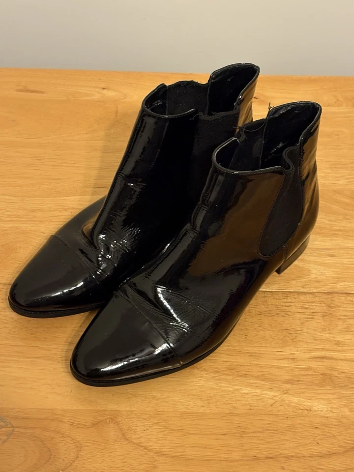 Calvin Klein Black Patent Leather Finilla Glossy Pull On Chelsea Ankle Boots - Image 2 of 4