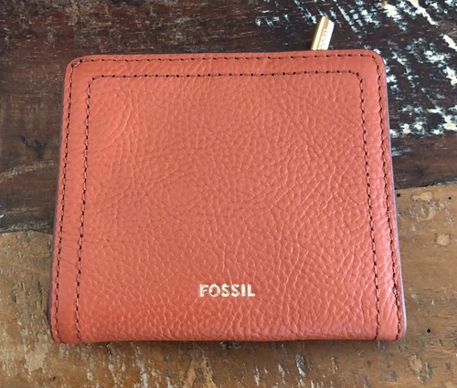 New Fossil Logan Leather Bifold Wallet RFID in Nebula /Cayenne color
