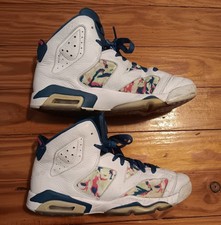 Jordan Youth Retro 6 Green Abyss. Size 7. 543390 152