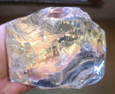 GRAND CRISTAL D ANDARA TRANSPARENT PIERRE BRUTE 1.26 KG signé en dessous