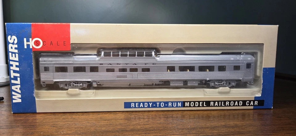 Nuevo Walthers Budd Dome Santa Fe 85' Autobús Modelo Tren HO Coche 932-6485 Foto 4 de 4