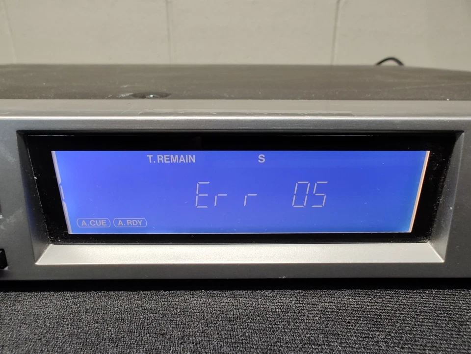 Tascam CD-01U PRO Professional CD Player-PARTS ONLY - Image 2 of 4