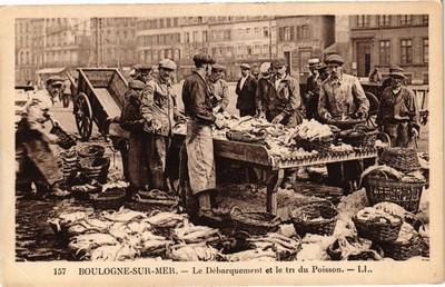Carte Postale Ancienne Boulogne-sur-Mer (62) - Déchargement Du Poisson, Années 1900