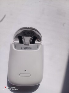 Signia Styletto 7x + Charger for mild to severe hearing losses