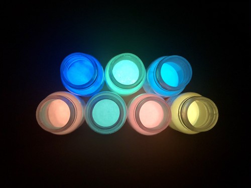 Color-Changing, Glow-in-the-Dark Powder, 10g, Neon (purple, blue, pink & more!) - Picture 3 of 10