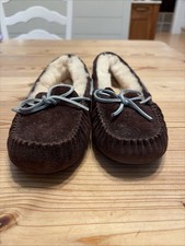 New UGG Dakota Women s Moccasin Slippers Dark Brown Suede Blue Laces Size 2