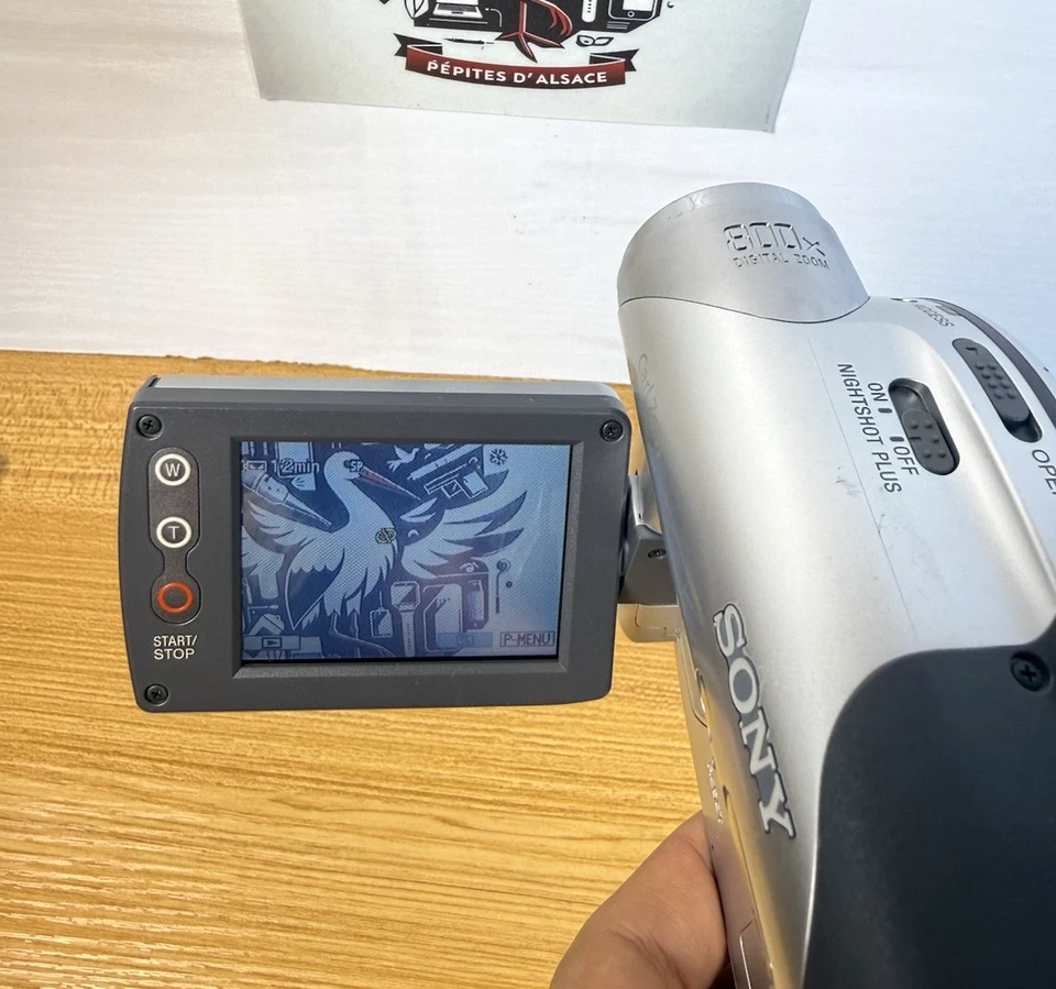 Caméscope compact Sony SteadyShot DCR-DVD105 Camera Video 6.8MP Lecteur mini DVD - Photo 3/4