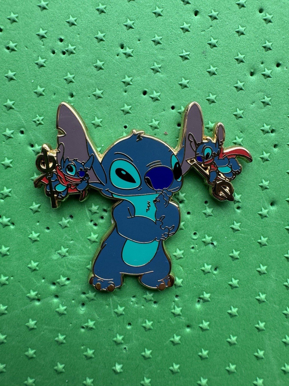 2005 Disneyland Paris Stitch with Devils OE Pin