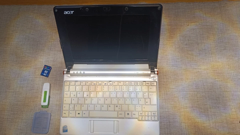Acer Aspire One LG5 10Zoll - weiß, betriebsbereit mit Linux - Bild 3 von 4