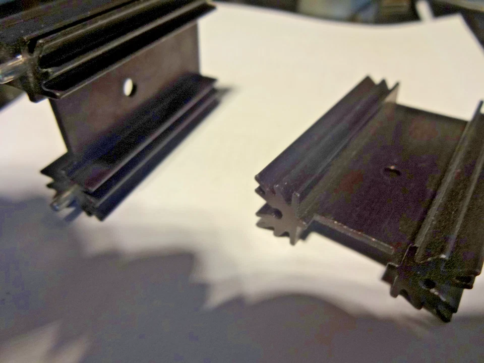 DISIPADOR DE CALOR TRANSISTOR DE ALTA RESISTENCIA TO-220 AAVID 513202B02500G 2PK NOS Foto 2 de 3