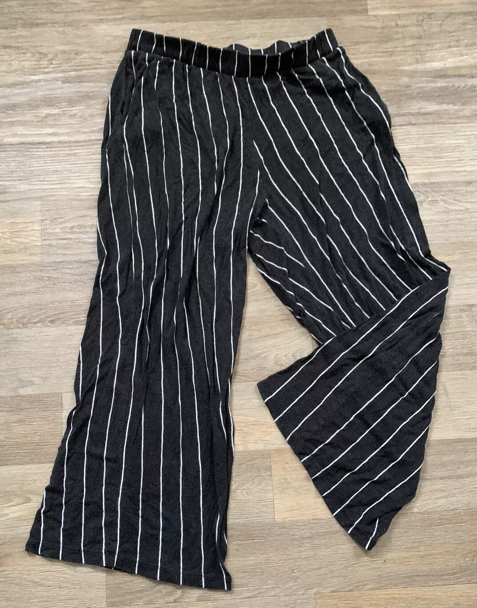 H&M Divided Black and White Striped Pants Skze Medium Flowy Wide Leg  POCKETS!