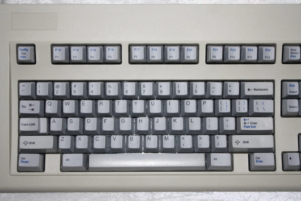 Model M Clicky computer keyboard PS/2 Tested & Working - Vintage/Retro Mainframe - Image 3 of 4