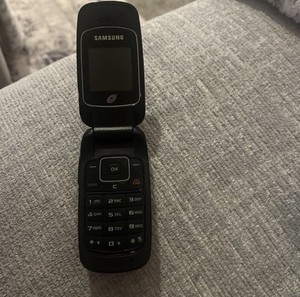 Samsung SGH T105G - Black (TracFone) Cellular Phone W/Sim Card & Battery Works