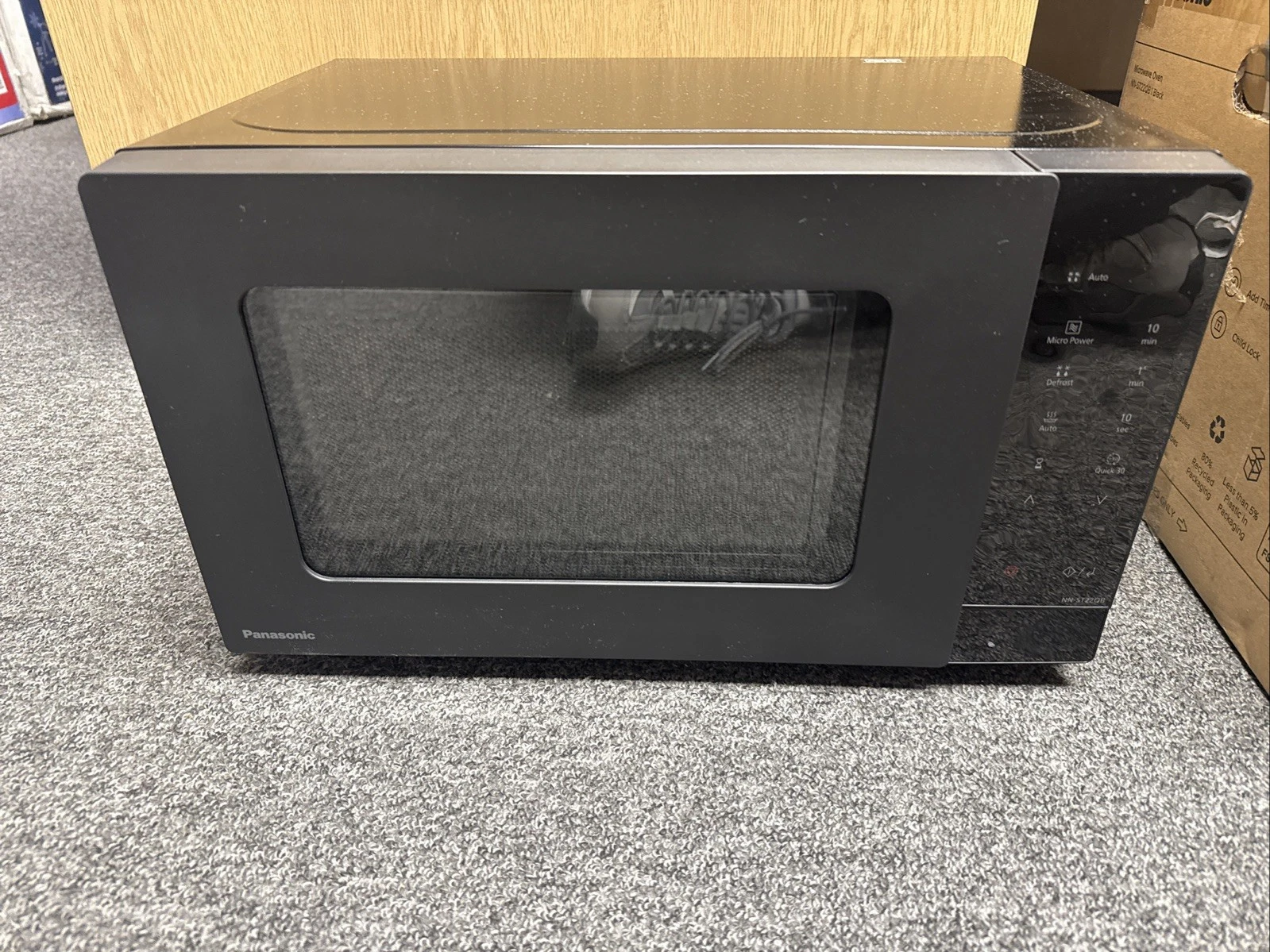 Panasonic 20L Solo Digital Microwave 800W NN-ST22QBBPQ - Damaged Button