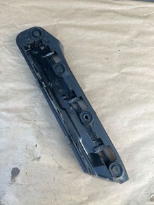 Volkswagen Caddy 2009 Halterung Stoßstange Stoßfänger vorne 1T0807936