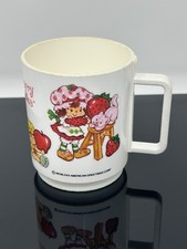 VINTAGE 1980's DEKA STRAWBERRY SHORTCAKE DOLL PLASTIC BERRY MUG / DRINKING CUP