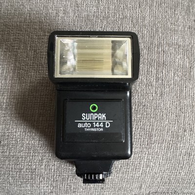 SUNPAK Auto 144 D Camera Flash Photography 