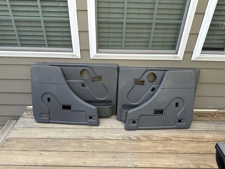 Juego de paneles interiores de puertas Land Rover Discovery I 1994-1999 buen estado - OEM Foto 2 de 2