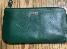 Buxton Dark Green Soft Leather Zip Closure Large Wallet 9x5” EUC
