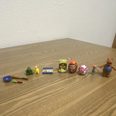 Assorted Miniatures mini brands tiny Dino alive mini lion smashers crayons bat 