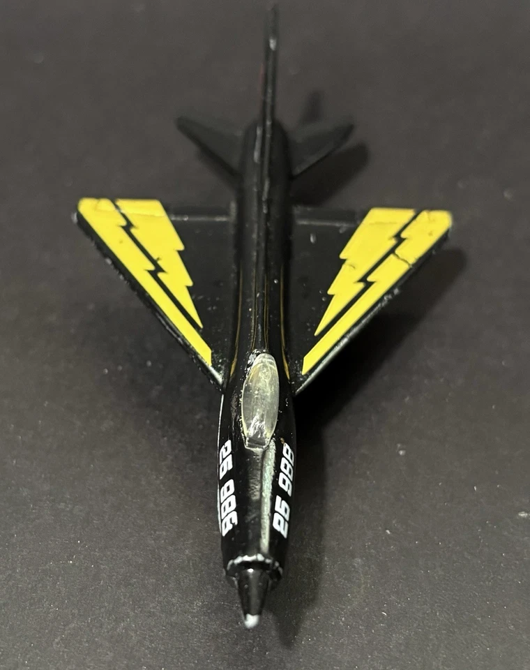 De colección 1973 Matchbox SB 6 negro amarillo Mig 21 avión de combate #3 Scorpion 25 988 Foto 3 de 4