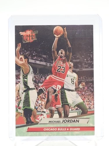 MICHAEL JORDAN 1992-93 FLEER ULTRA BASKETBALL CHICAGO BULLS #27 Q4832
