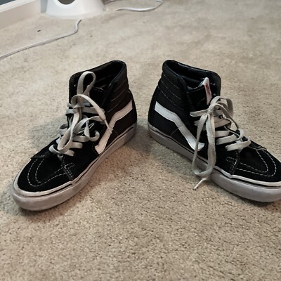 Vans Sk8-Hi Sneakers Youth Size 6,5 High Tops Skate Shoes Black White